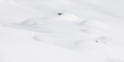 Collines lointaines : Groenland, Neige